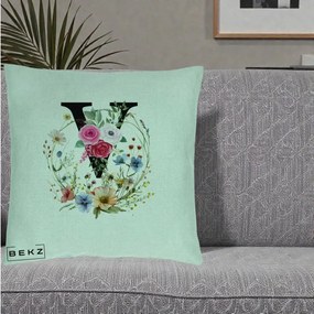 Cadou Personalizat - Perna Personalizata Monograma Florala Litera V cu Coroana, 40x40 cm, Verde Menta, Husa Detasabila, Perna Inclusa, BEKZ®
