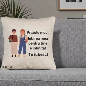 Cadou pentru Frate - Perna Personalizata Fratele Meu Te Iubesc Elevi Ilustratie Colorata, 40x40 cm, Bej Canapea, Husa Detasabila, Perna Inclusa, BEKZ®
