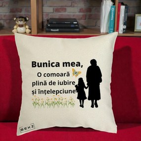 Cadou pentru Bunica - Perna Personalizata Bunica Mea Comoara Iubire Intelepciune Varianta Extinsa, 40x40 cm, Ecru, Husa Detasabila, Perna Inclusa, BEKZ®