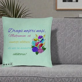Perna Personalizata Dragii Nostri Nasi Multumim cu Flori Multicolore Colorat, 40x40 cm, Verde Menta, Husa Detasabila, Perna Inclusa, BEKZ®