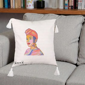 Perna Decorativa Portret Femeie Africana, 40x40 cm, Bej cu Franjuri, Husa Detasabila, Perna Inclusa, BEKZ®
