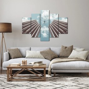 Tablou cuavion între clădiri (150x105 cm)