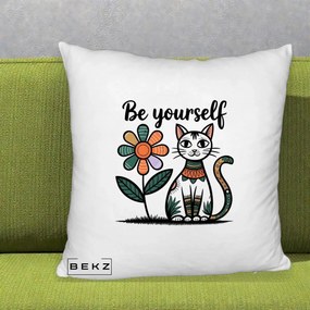 Perna Personalizata Be Yourself Pisica Folk, 40x40 cm, Alb Pufos, Husa Detasabila, Perna Inclusa, BEKZ®