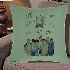 Perna Personalizata K-pop BTS Autografe Toti Membrii Fotografie, 40x40 cm, Verde, Husa Detasabila, Perna Inclusa, BEKZ®