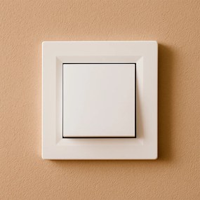 Nova întrerupător unipolar 10A 250V 101 cu cadru alb