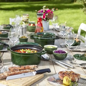 Oala din fonta Staub La Cocotte 40509-361-0, 6,7 l, 28 cm, de la -20°C pana la 260 °C, Emailata, Capac cu structura anti-picaturi, Toate plitele inclusiv inductie, Verde