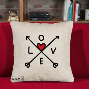 Perna Decorativa Love cu Sageti Incrucisate si Inima Rosie, 40x40 cm, Bej Canapea, Husa Detasabila, Perna Inclusa, BEKZ®
