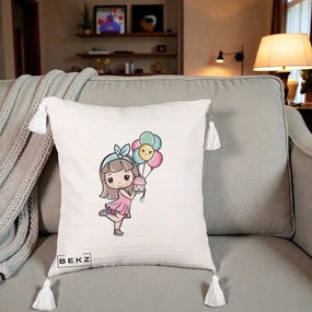 Perna Decorativa Fetita Kawaii cu Baloane si Cupcake, 40x40 cm, Bej cu Franjuri, Husa Detasabila, Perna Inclusa, BEKZ®