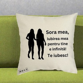 Cadou pentru Sora - Perna Personalizata Sora Mea Te Iubesc Siluete Negre Tinand Maini, 40x40 cm, Ecru, Husa Detasabila, Perna Inclusa, BEKZ®