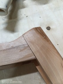 PROMOTIE Scaun albastru DAREN NORI VELVET cu picioare din lemn de fag II. calitate