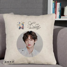 Perna Personalizata K-pop BTS V Taehyung Portret Cerc Autograf, 40x40 cm, Bej Canapea, Husa Detasabila, Perna Inclusa, BEKZ®