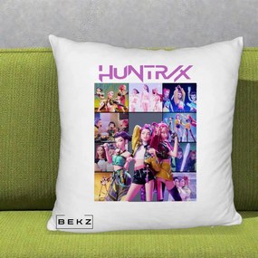 Perna Personalizata K-pop HUNTRX Colaj Animat Foto Grup, 40x40 cm, Alb Pufos, Husa Detasabila, Perna Inclusa, BEKZ®