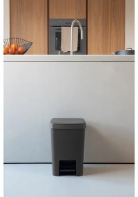 Coș cu pedală Brabantia StepUp 1008482, 25 L, Materiale ecologice, Deschidere mare, Gri închis
