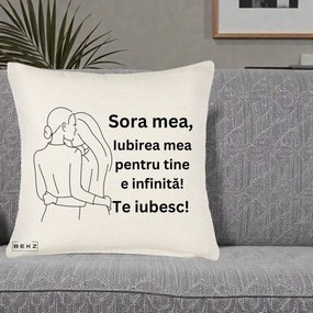 Cadou pentru Sora - Perna Personalizata Sora Mea Te Iubesc Imbratisare din Spate Line Art, 40x40 cm, Crem Reliefat, Husa Detasabila, Perna Inclusa, BEKZ®