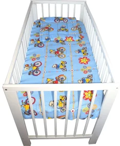 Lenjerie Patut Bebe Novokids™ din BUMBAC 100% , 3 Piese, Dimensiune Universala, PILOTA INCLUSA, Model Ursulet Bicicleta, Albastru