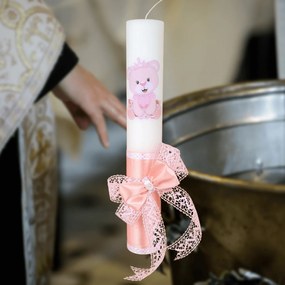 Lumanare botez decorata Ursulet roz 4,5 cm, 40 cm