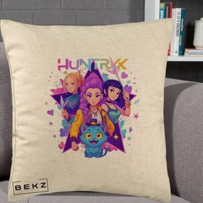 Perna Personalizata K-pop HUNTRX Trio cu Pisica Stele, 40x40 cm, Bej, Husa Detasabila, Perna Inclusa, BEKZ®