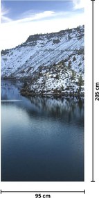 Fototapet pentru ușă - Peisaj de iarnă cu lac (95x205cm)