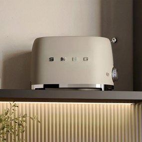 Prajitor de paine SMEG 50's Style TSF01MLMEU, 950 W, 2 felii, 6 trepte, Tava pentru firimituri, Cablu integrat, Otel inoxidabil, Bej