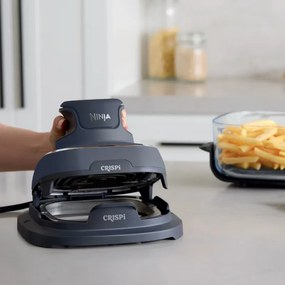 Resigilat: Friteuza cu aer cald portabila 4in1 Ninja CRISPi FN101EUGY, 1700 W, 3,8 l, 6 portii, 2 recipiente din sticla, 4 programe, Fara PFAS si BPA, Albastru inchis