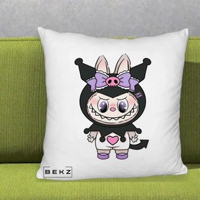 Perna Personalizata Labubu x Kuromi, 40x40 cm, Alb Pufos, Husa Detasabila, Perna Inclusa, BEKZ®