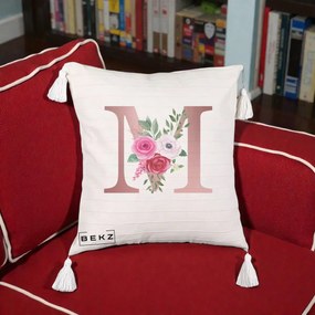 Cadou Personalizat - Perna Personalizata Monograma Rose Gold Litera M cu Trandafiri, 40x40 cm, Bej cu Franjuri, Husa Detasabila, Perna Inclusa, BEKZ®