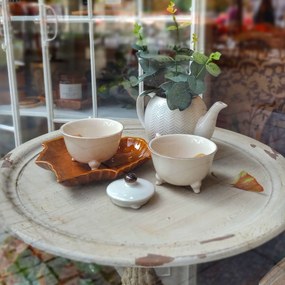 Ceasca Vintage din ceramica crem 11 cm