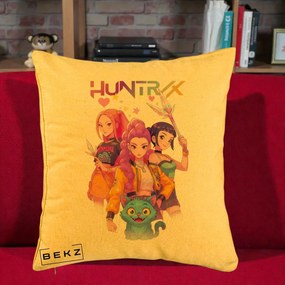 Perna Personalizata K-pop HUNTRX Trio Foto cu Pisica, 40x40 cm, Galben, Husa Detasabila, Perna Inclusa, BEKZ®