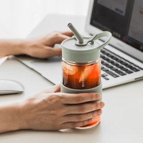 Sticla Buydeem CD1017-CG, 500 ml, Pai incorporat, Rezistenta la scurgeri, Sticla rezistentă la caldura pana la 150°C, Fara BPA, Verde