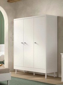 Set Complet Mobilier Camera Bebelusi Forrest Beech, Pat 90x200 cm, Dulap cu 3 Uși, Noptieră și Masă de înfășat, din Lemn de Fag Lăcuit Alb – Vipack