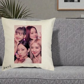 Perna Personalizata K-pop BLACKPINK Foto Grup Selfie Roz cu Glitter, 40x40 cm, Ecru, Husa Detasabila, Perna Inclusa, BEKZ®