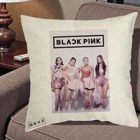 Perna Personalizata K-pop BLACKPINK Poster Roz Tinute Coordonate, 40x40 cm, Ecru, Husa Detasabila, Perna Inclusa, BEKZ®
