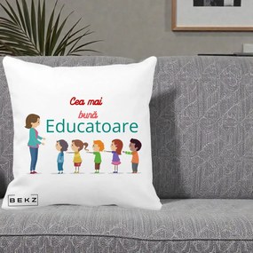 Cadou pentru Educatoare - Perna Personalizata Cea mai Buna Educatoare cu Ilustratie Copii si Educatoare, 40x40 cm, Alba Mata, Husa Detasabila, Perna Inclusa, BEKZ®