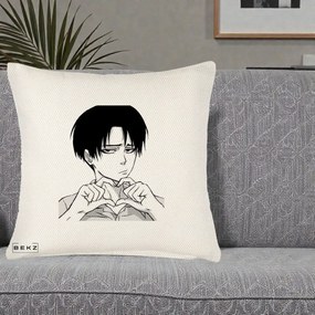 Perna Personalizata Levi Ackerman Inima, 40x40 cm, Crem Reliefat, Husa Detasabila, Perna Inclusa, BEKZ®