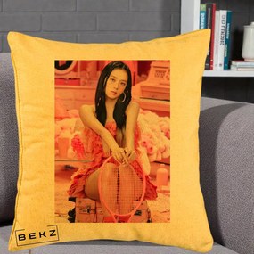 Perna Personalizata K-pop BLACKPINK Jisoo Pink Room, 40x40 cm, Galben, Husa Detasabila, Perna Inclusa, BEKZ®