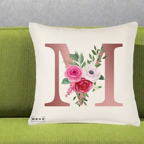 Cadou Personalizat - Perna Personalizata Monograma Rose Gold Litera M cu Trandafiri, 40x40 cm, Crem Reliefat, Husa Detasabila, Perna Inclusa, BEKZ®