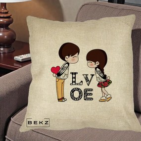 Cadou Romantic - Perna Personalizata Cuplu Kawaii LOVE, 40x40 cm, Crem, Husa Detasabila, Perna Inclusa, BEKZ®