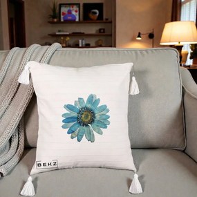 Perna Decorativa Floare Margareta Albastra Acuarela, 40x40 cm, Bej cu Franjuri, Husa Detasabila, Perna Inclusa, BEKZ®