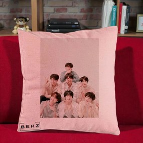 Perna Personalizata K-pop BTS Foto Grup Pastel, 40x40 cm, Roz, Husa Detasabila, Perna Inclusa, BEKZ®