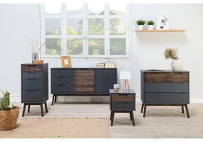 Comodă gri antracit/maro închis joasă din lemn masiv de pin 140x80 cm Nussa – Marckeric