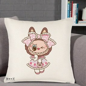 Perna Personalizata Labubu Lolita Roz cu Dantela, 40x40 cm, Crem Reliefat, Husa Detasabila, Perna Inclusa, BEKZ®