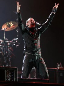 Fotografie Chester Bennington of Linkin Park at Sonisphere 2009, Chiaki Nozu