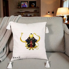 Perna Personalizata Assassination Classroom Koro-sensei, 40x40 cm, Bej cu Franjuri, Husa Detasabila, Perna Inclusa, BEKZ®