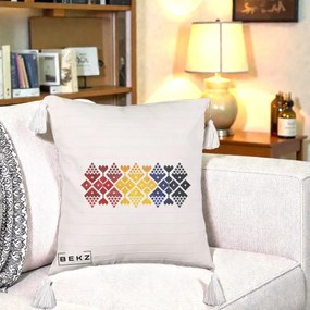 Perna Personalizata Motiv Tricolor Romanesc Broderie, 40x40 cm, Bej cu Franjuri, Husa Detasabila, Perna Inclusa, BEKZ®