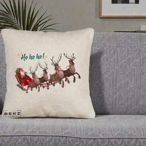 Perna Decorativa Ho Ho Ho Mos Craciun cu Sanie si Reni, 40x40 cm, Bej Canapea, Husa Detasabila, Perna Inclusa, BEKZ®