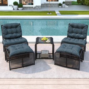 Set mobilier de grădină de exterior în 5 piese, set lounge pentru balcon cu 2 scaune, 2 taburete și masă cu blat din sticlă, Negru+Gri
