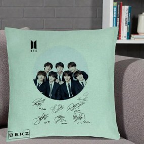 Perna Personalizata K-pop BTS Fotografie Grup Costum Negru si Autografe Cerc, 40x40 cm, Verde Menta, Husa Detasabila, Perna Inclusa, BEKZ®