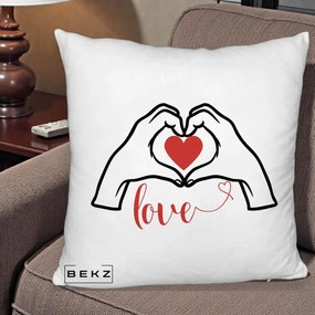 Perna Decorativa Love Maini Inima cu Inscriptie Love Rosu, 40x40 cm, Alb Pufos, Husa Detasabila, Perna Inclusa, BEKZ®
