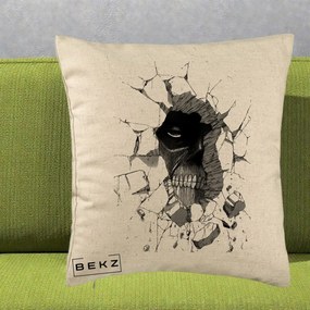 Perna Personalizata Attack on Titan Titan Crapand Zidul, 40x40 cm, Bej, Husa Detasabila, Perna Inclusa, BEKZ®