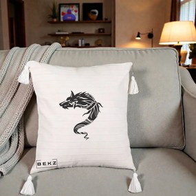 Perna Decorativa Lup Tribal Alb-Negru, 40x40 cm, Bej cu Franjuri, Husa Detasabila, Perna Inclusa, BEKZ®
